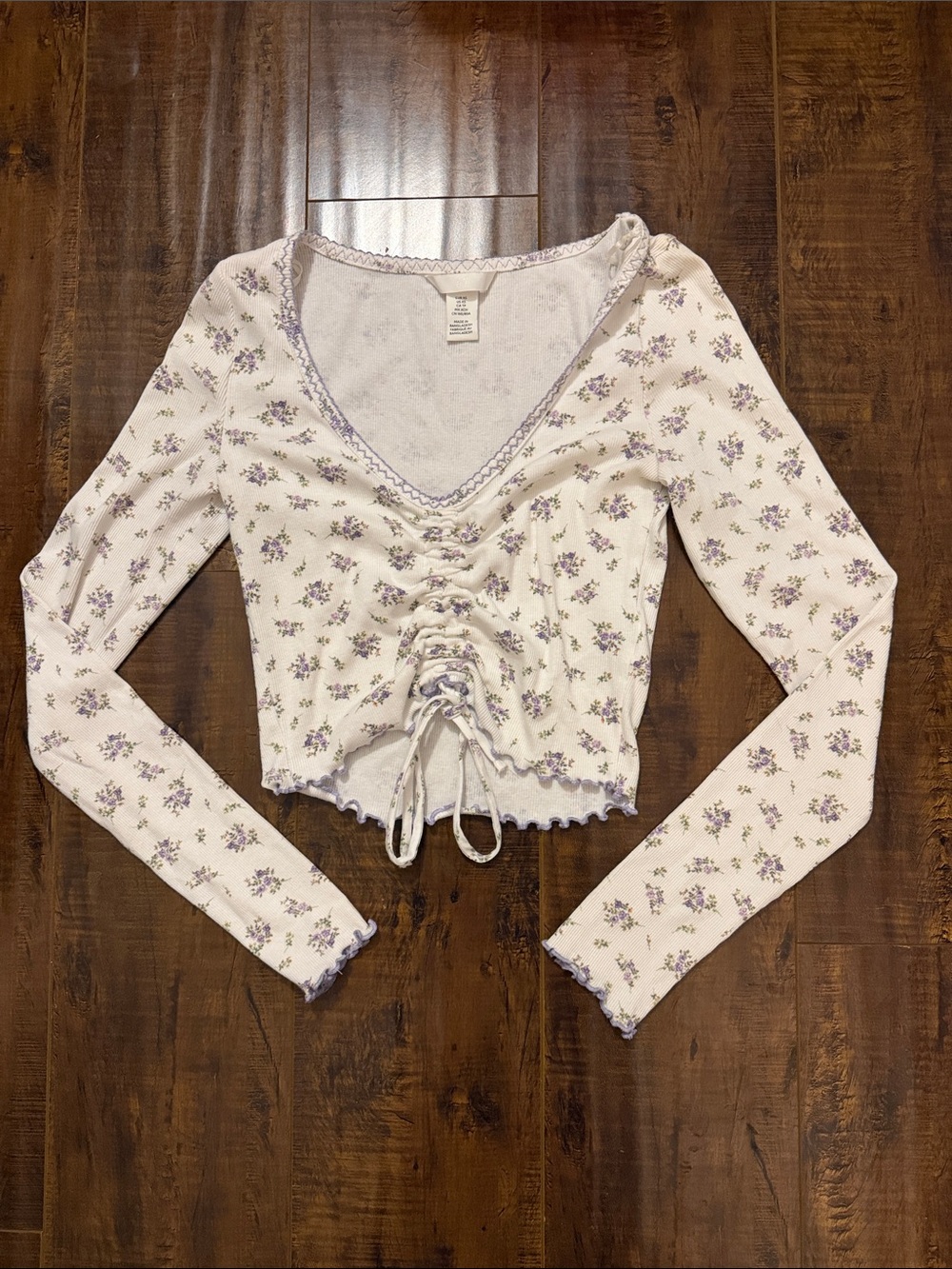 H&M White Cropped Long-Sleeve Floral Ruched Top